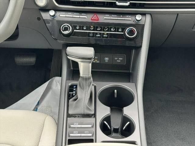 Used 2026 Hyundai Sonata SE FWD image 8