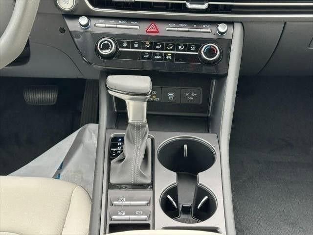 Used 2026 Hyundai Sonata SE FWD image 8