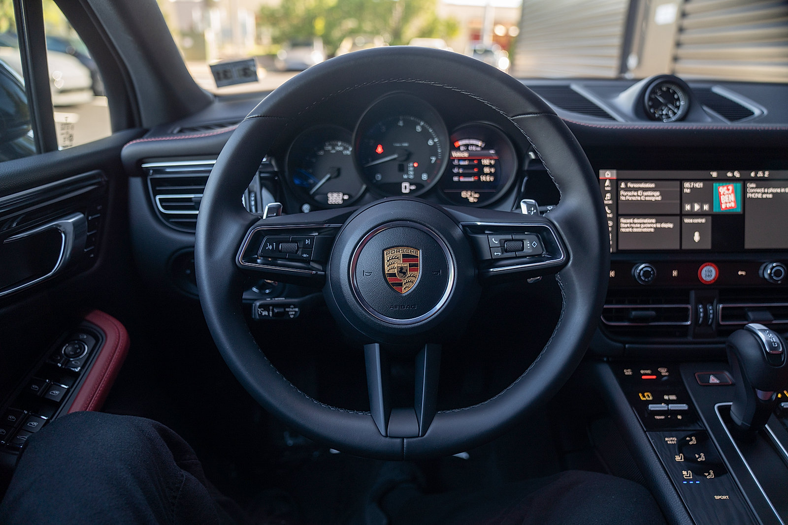 Used 2026 Porsche Macan AWD/4WD image 6