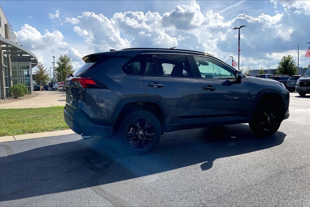 Used 2025 Toyota RAV4 XLE FWD image 6