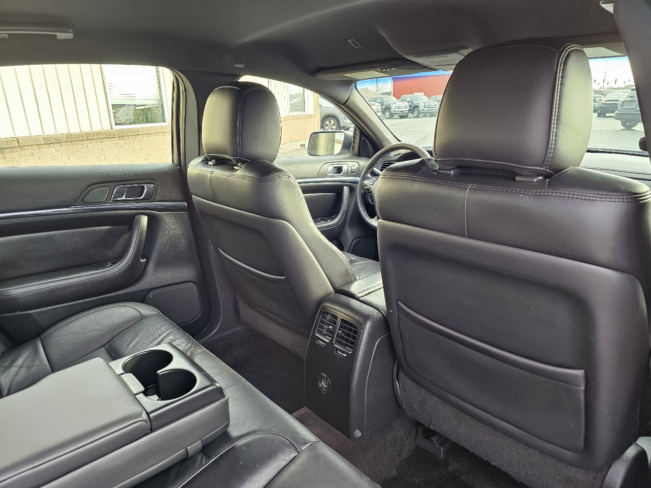 Used 2014 Lincoln MKS image 25