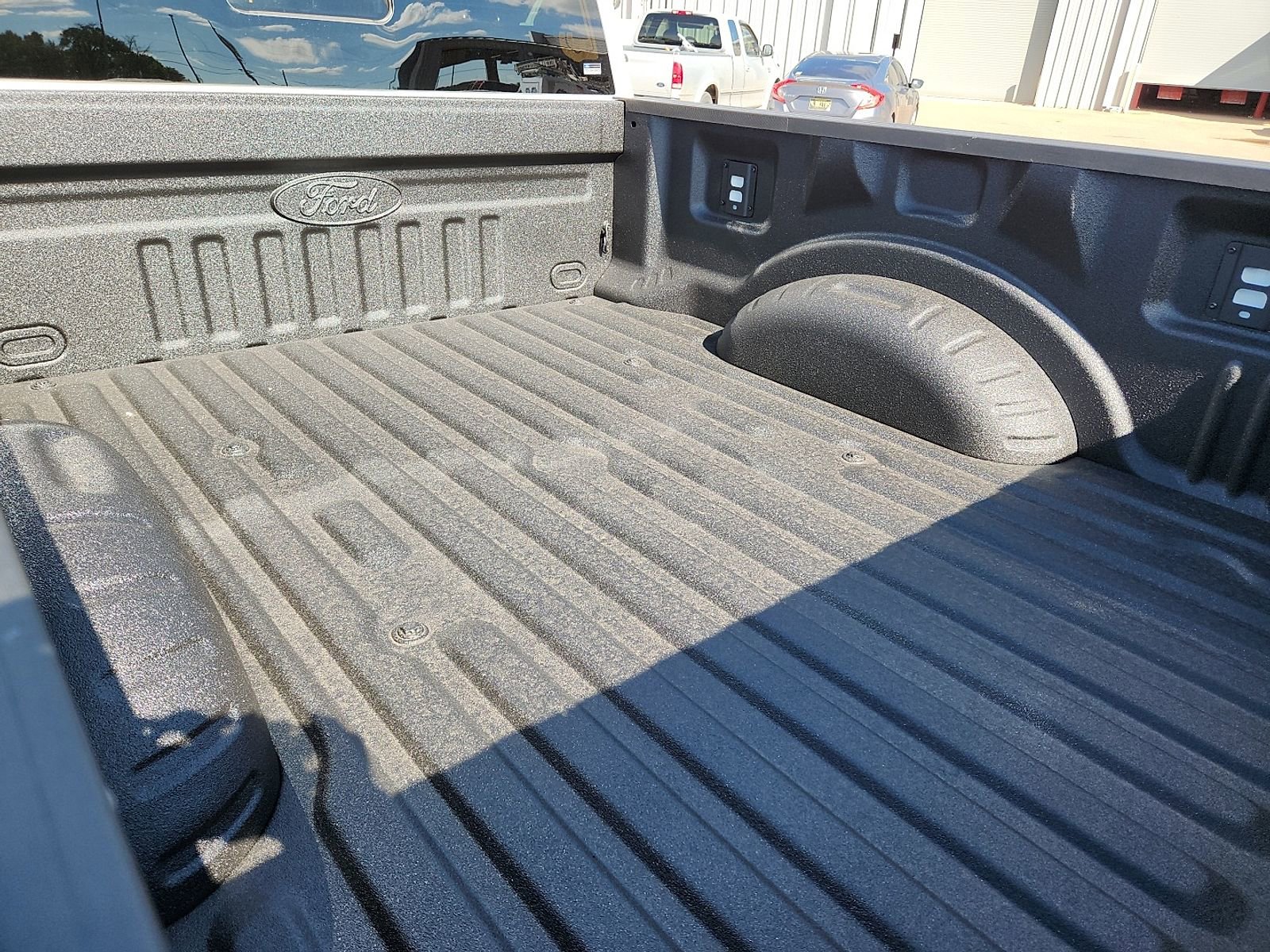 New 2026 Ford F250 Lariat w/ Black Appearance Package image 8