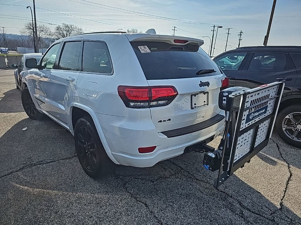 Used 2022 Jeep Grand Cherokee Laredo X image 7