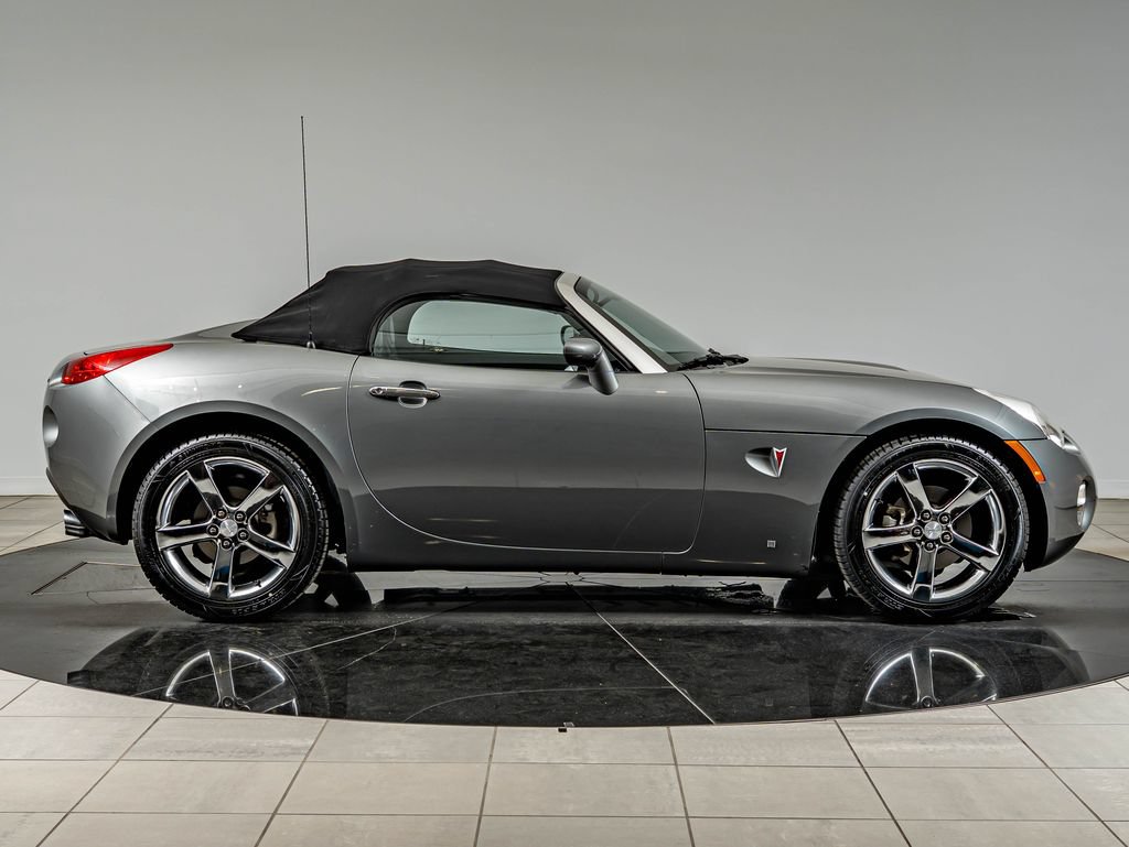 Used 2006 Pontiac Solstice Convertible w/ Premium Package RWD image 5