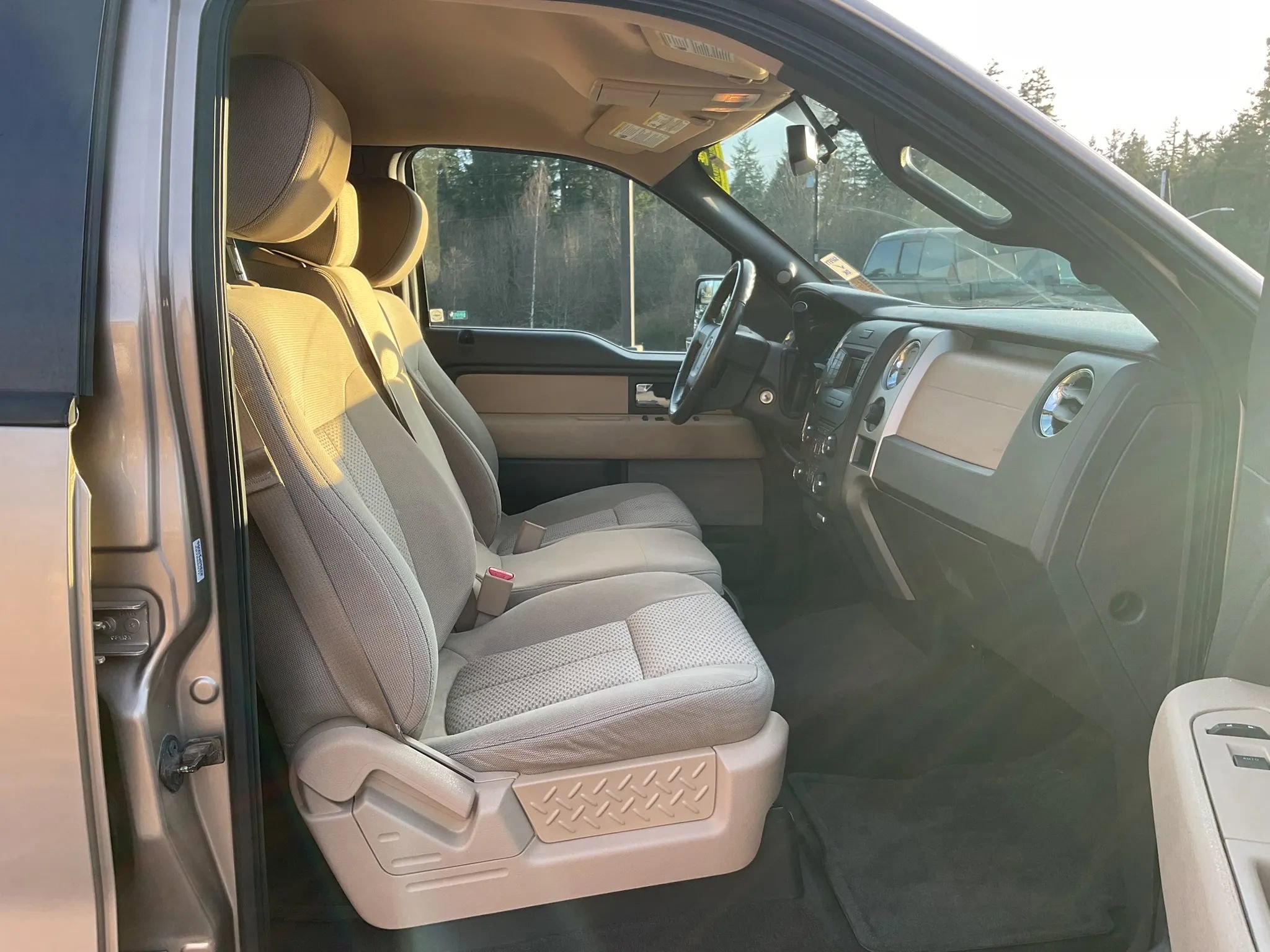 Used 2013 Ford F150 XLT w/ XLT Chrome Pkg image 13