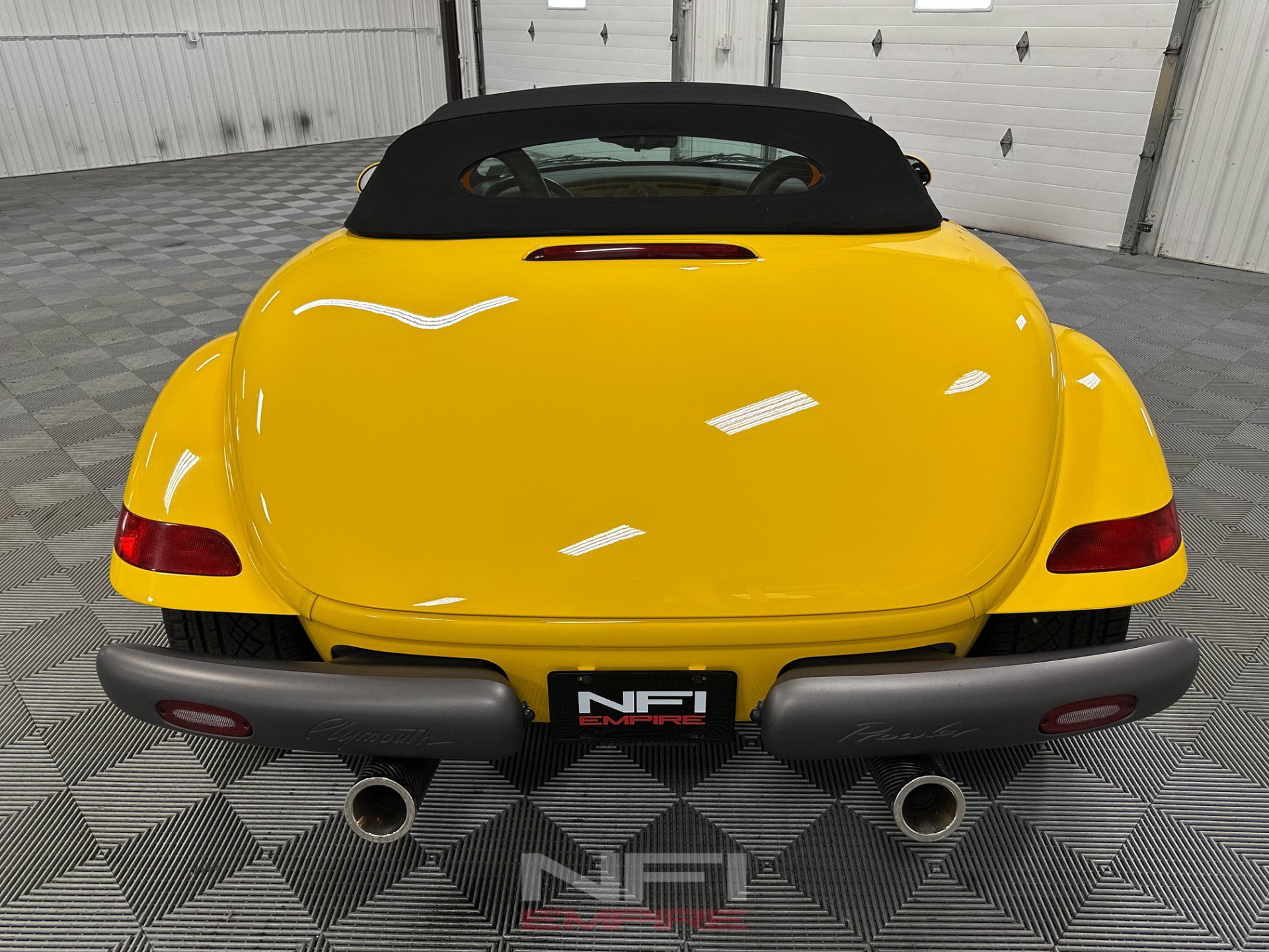 Used 1999 Plymouth Prowler RWD image 17