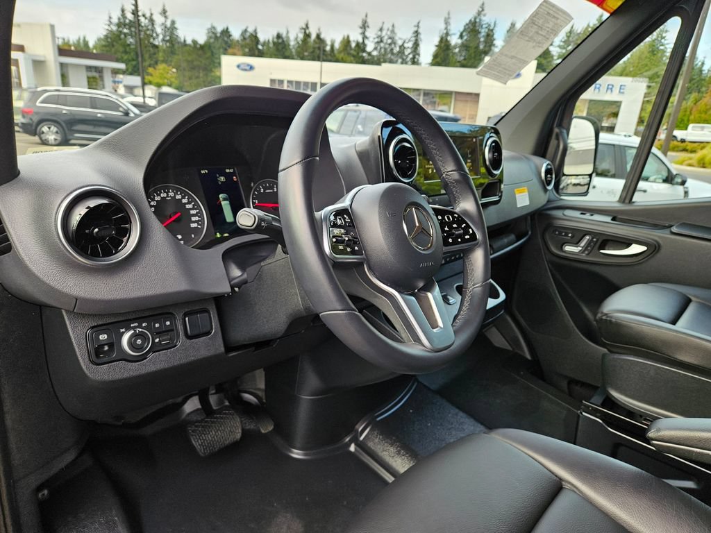 Used 2024 Mercedes-Benz Sprinter 2500 image 20