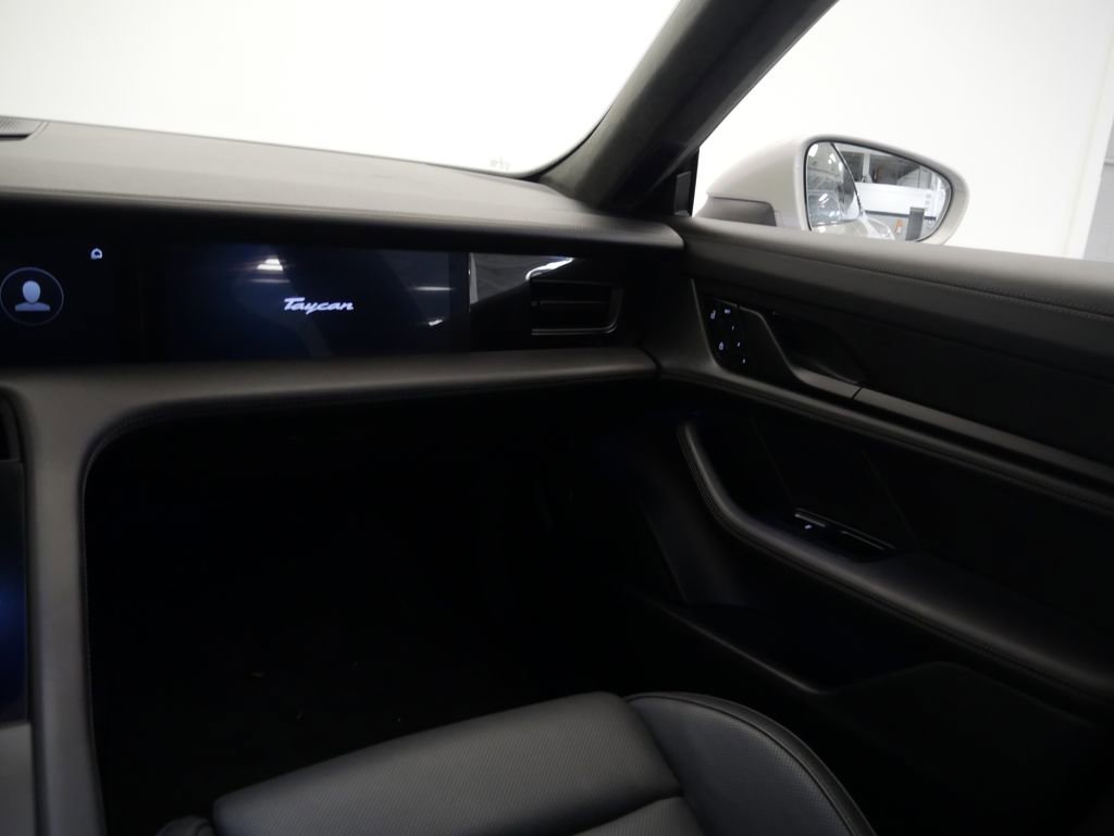 Certified 2023 Porsche Taycan GTS image 33