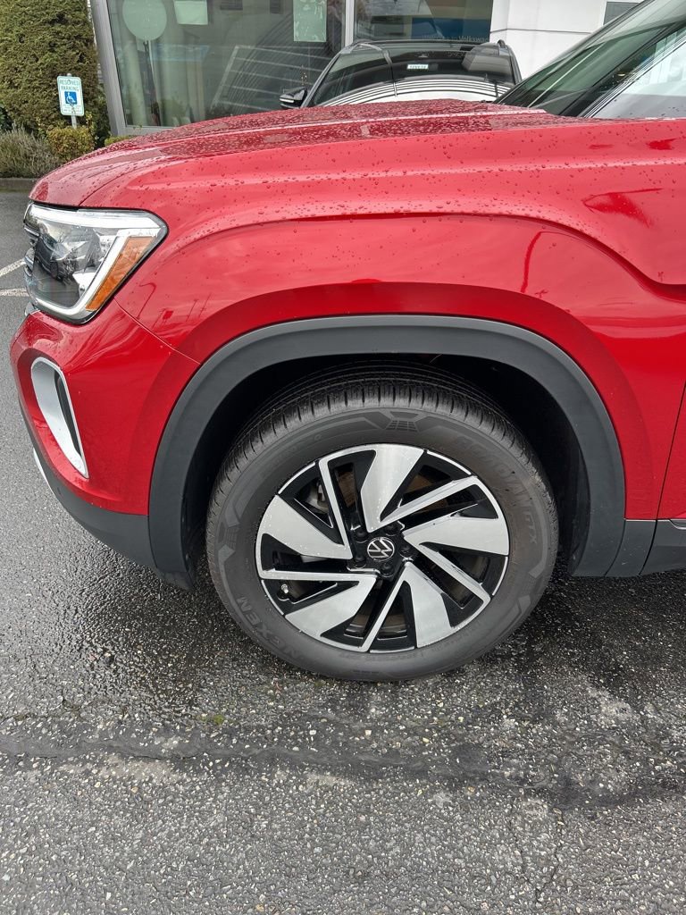 Used 2024 Volkswagen Atlas SE image 37