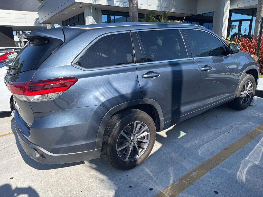 Used 2018 Toyota Highlander XLE FWD image 4