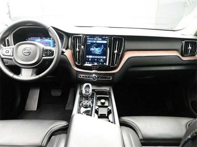 Certified 2023 Volvo XC60 B5 Ultimate FWD image 9