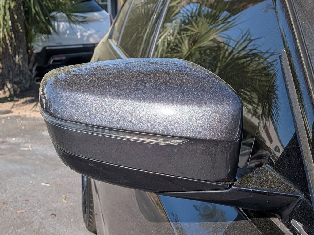 Used 2022 BMW 330i xDrive Sedan w/ M Sport Package image 12