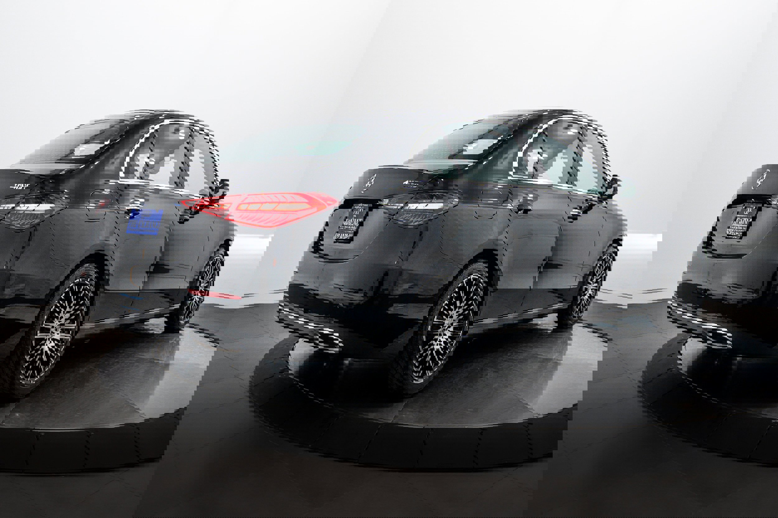 Used 2023 Mercedes-Benz C 300 4MATIC Sedan image 4