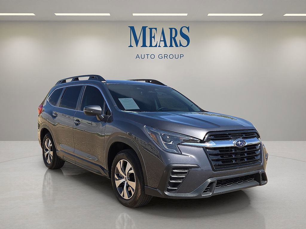 Used 2023 Subaru Ascent Premium image 7