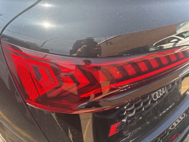 Certified 2022 Audi SQ7 Premium Plus w/ SQ7 Executive Package image 6