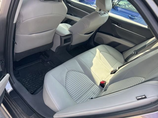 Used 2018 Toyota Camry SE image 10