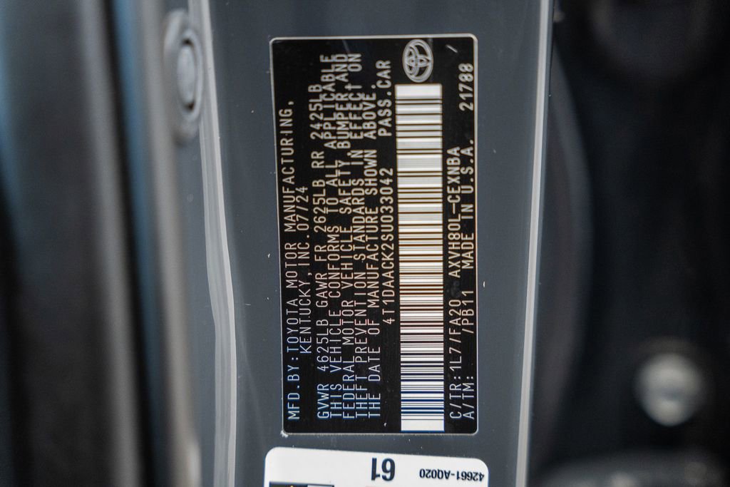 Used 2025 Toyota Camry LE image 34