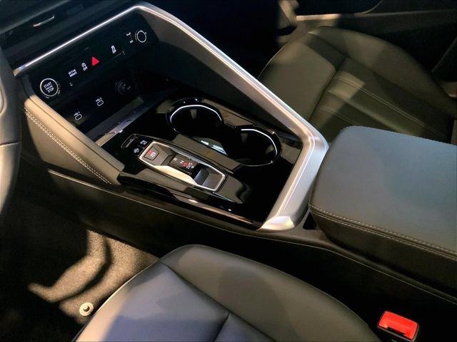 Certified 2025 Audi Q5 Premium w/ Convenience Package AWD/4WD image 16