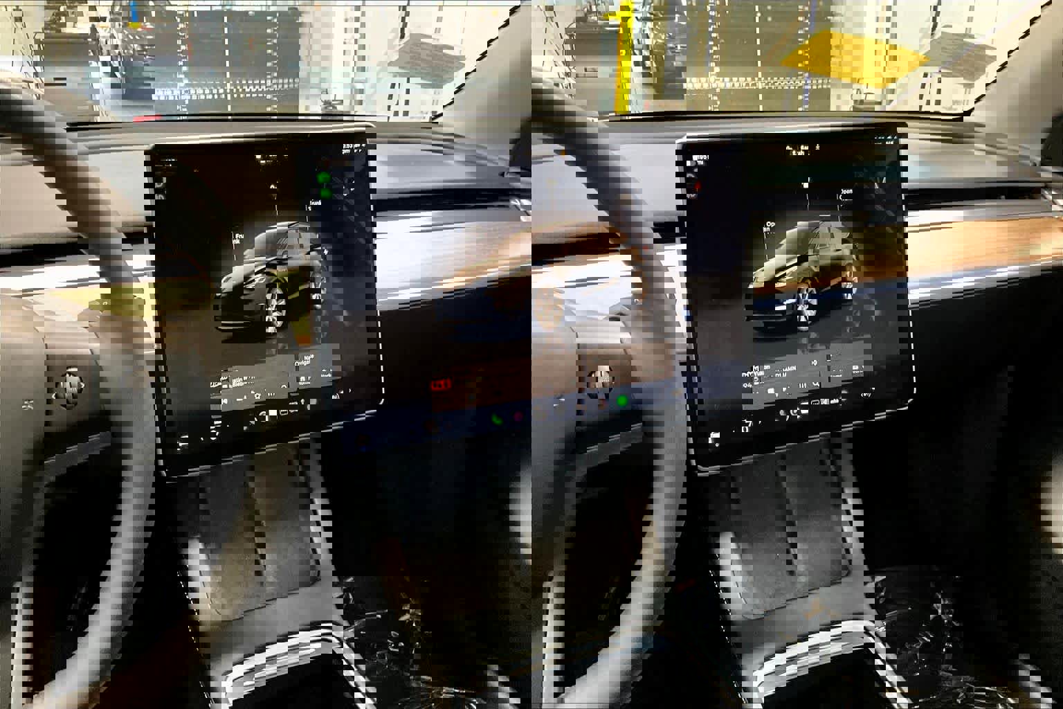 Used 2023 Tesla Model Y AWD image 6