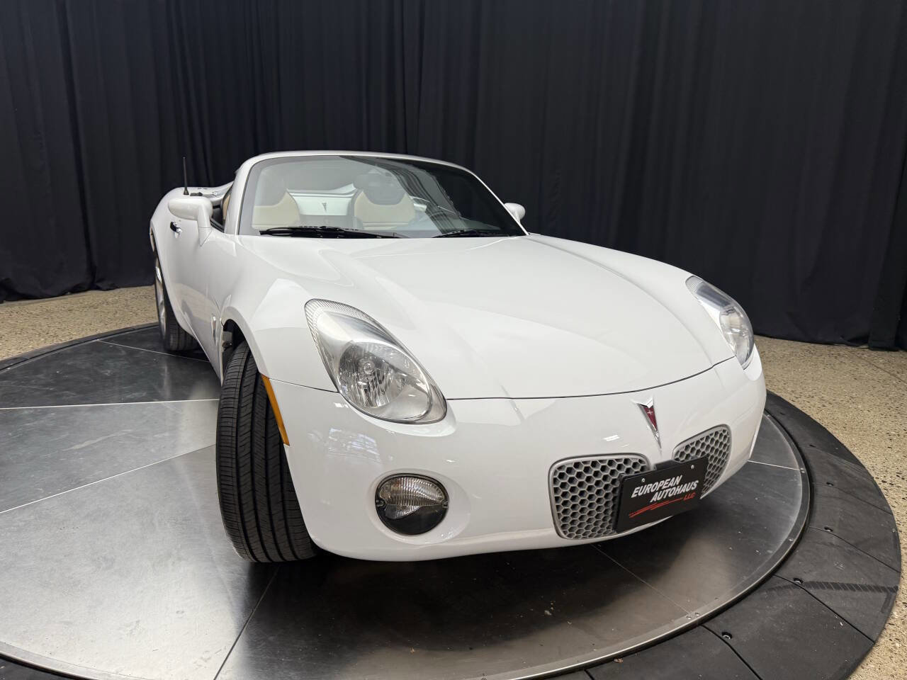Used 2008 Pontiac Solstice Convertible w/ Premium Package image 11