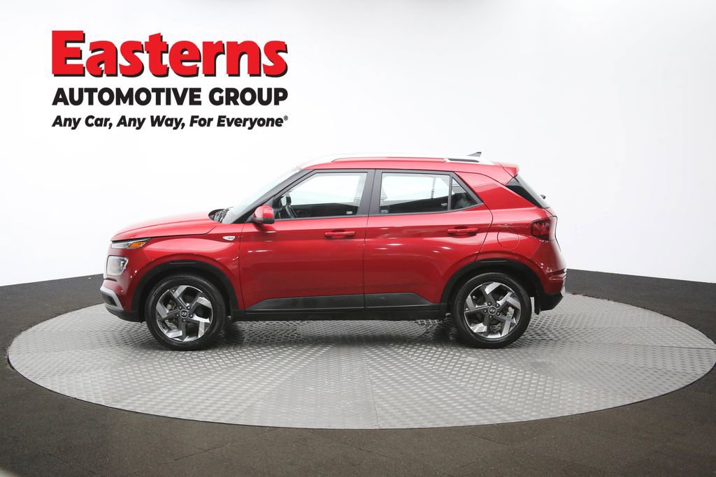 Used 2022 Hyundai Venue Limited image 59