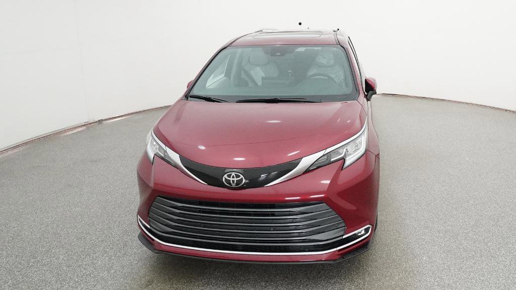 New 2026 Toyota Sienna Limited FWD image 2