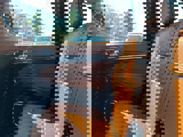 Used 2021 Jeep Grand Cherokee Summit w/ Platinum Series Group AWD/4WD image 29