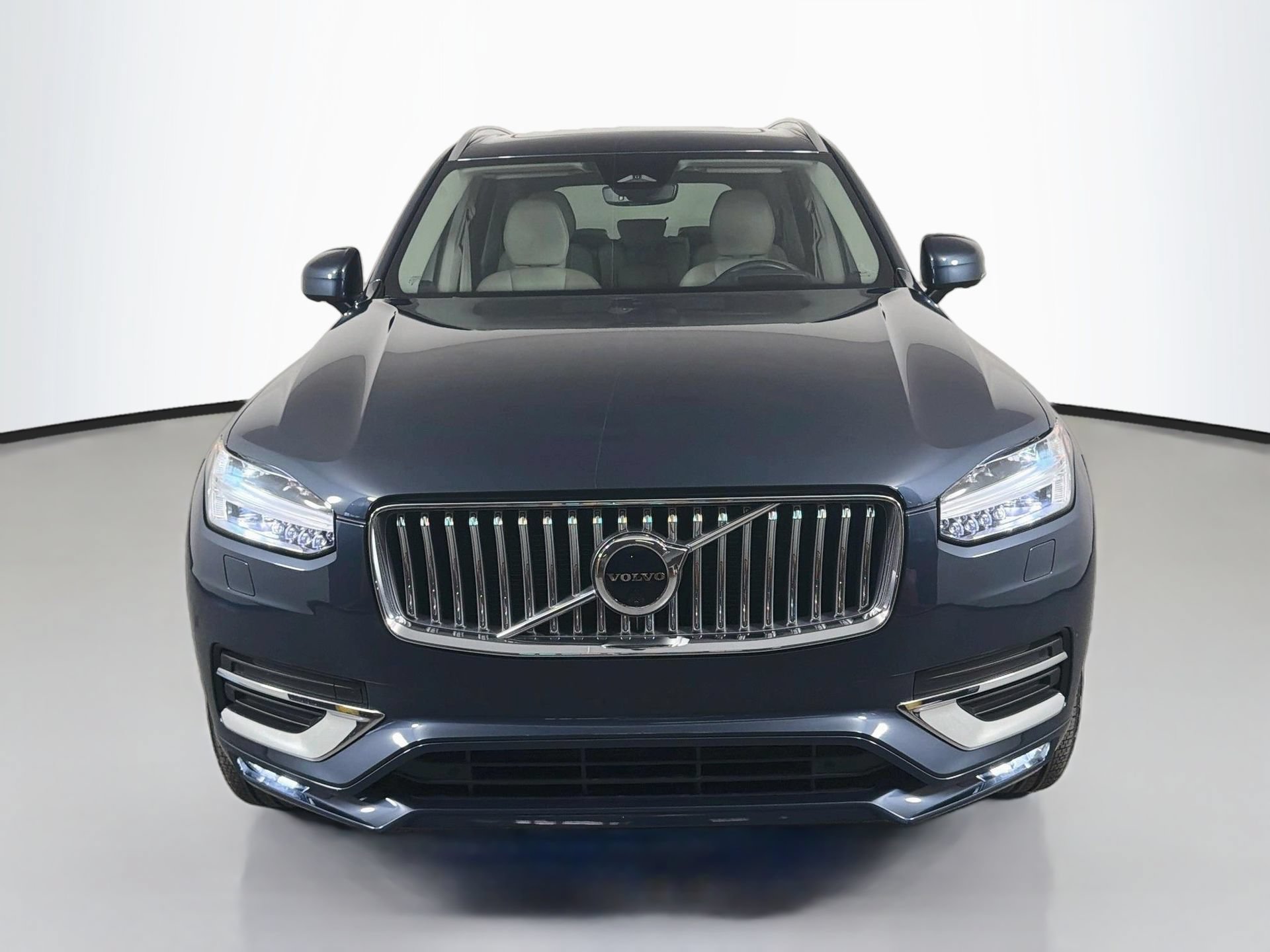 Used 2023 Volvo XC90 B5 Plus w/ Protection Package Premier AWD/4WD image 2