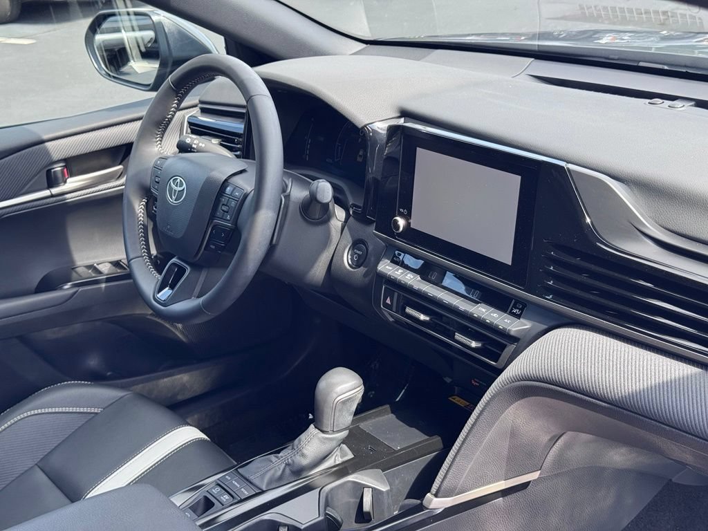 Used 2025 Toyota Camry SE w/ Convenience Package FWD image 6