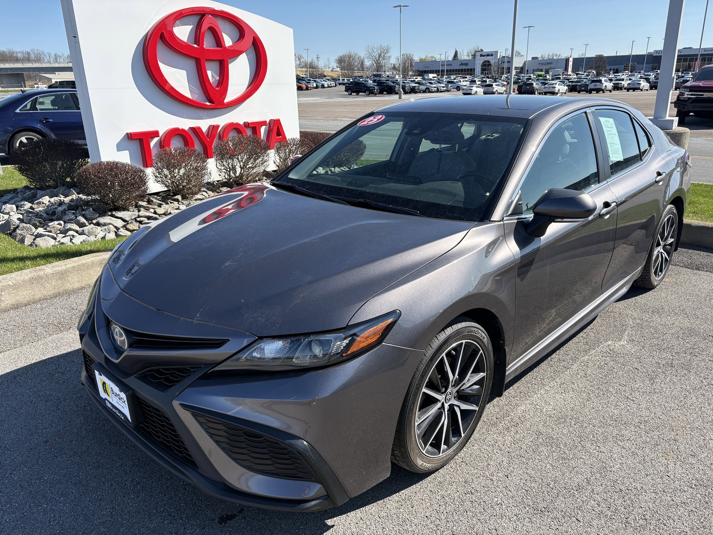 Used 2023 Toyota Camry SE