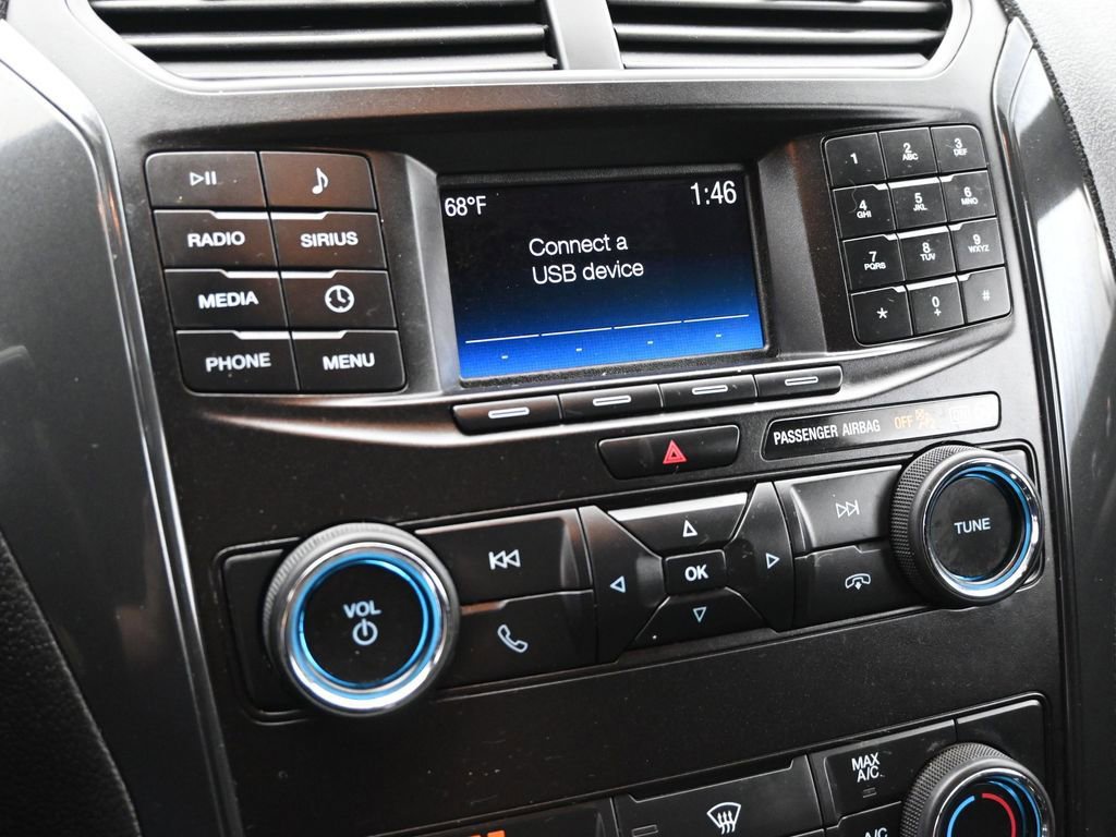 Certified 2018 Ford Explorer XLT image 15