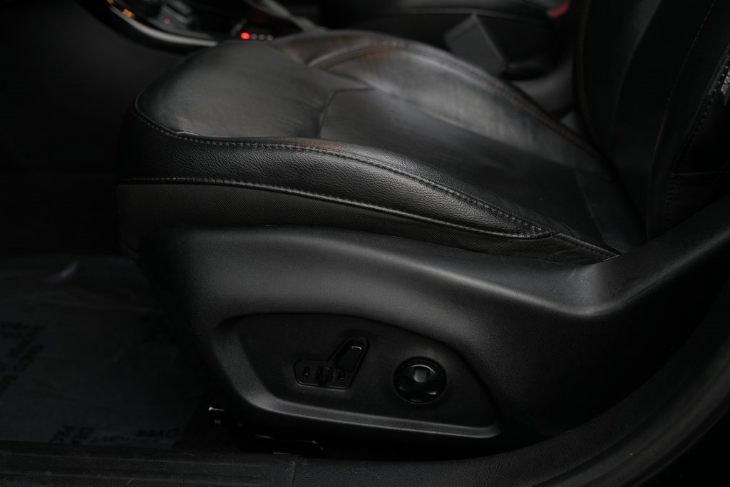 Used 2018 Jeep Compass Limited w/ Navigation Group image 29