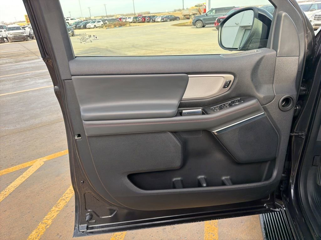 Used 2025 Ford Expedition Max Active AWD/4WD image 10