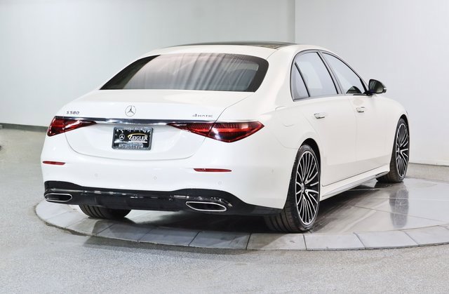 Used 2023 Mercedes-Benz S 580 4MATIC Sedan w/ AMG Line image 19