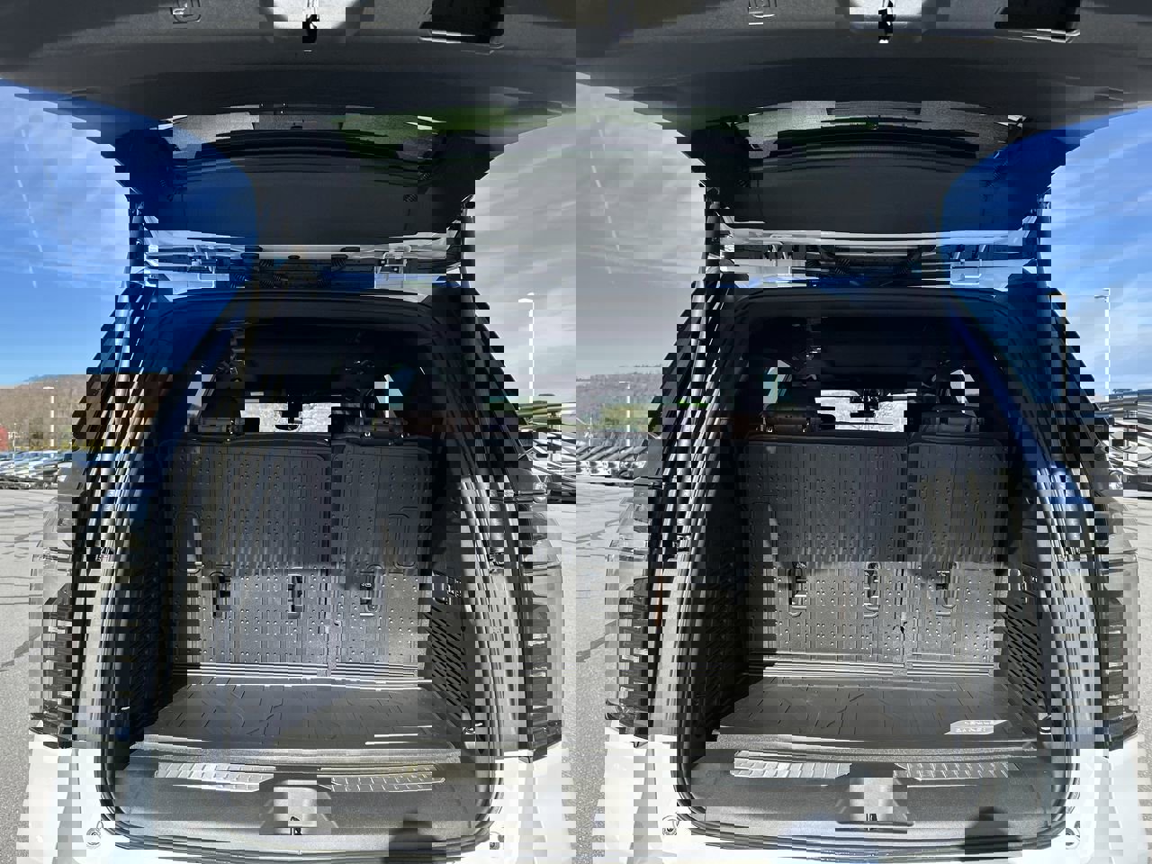 New 2026 Chevrolet Tahoe High Country image 19