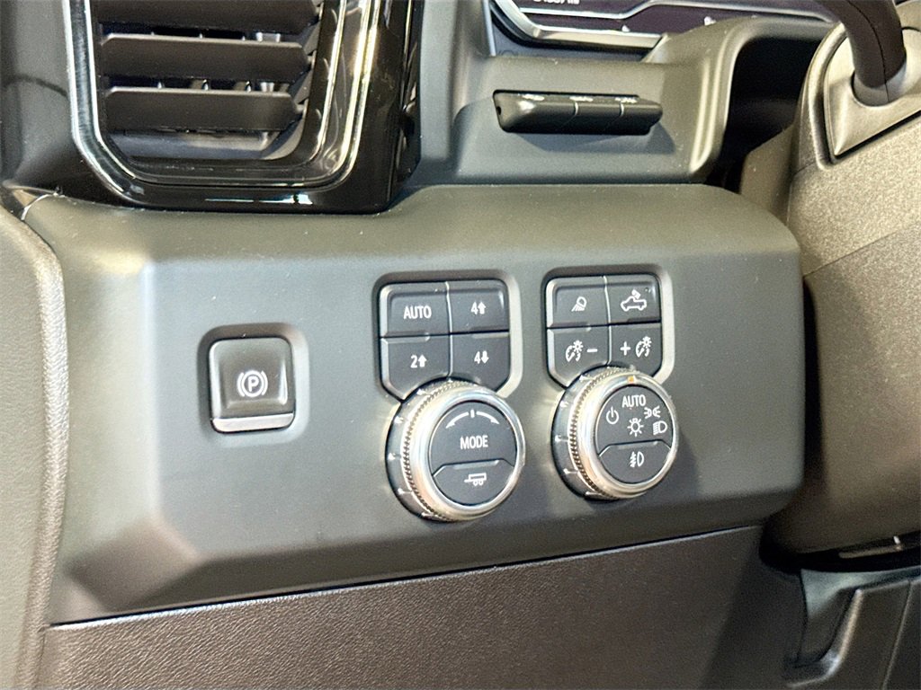 Used 2024 GMC Sierra 2500 AT4 w/ AT4 Premium Plus Package image 26