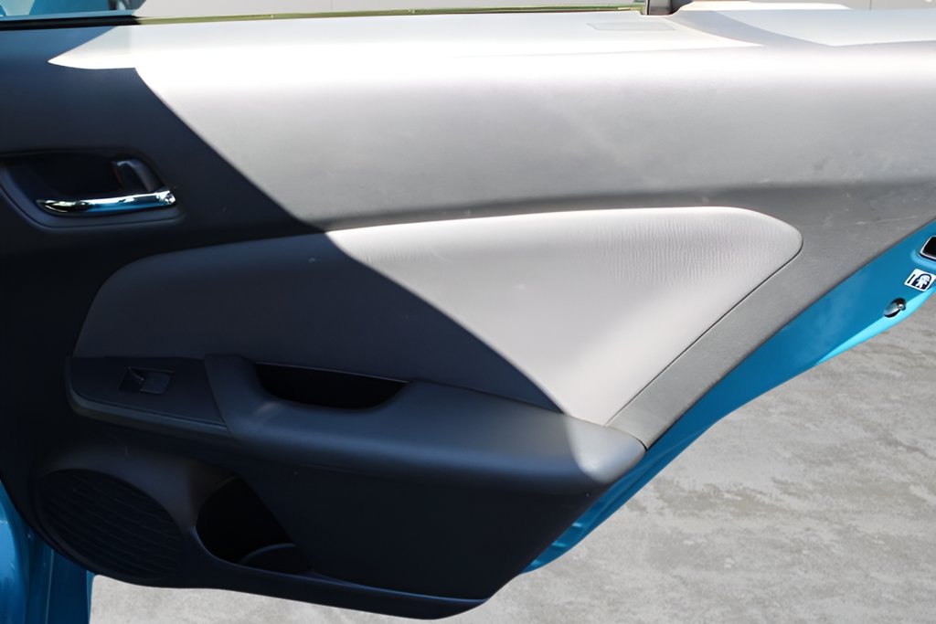 Certified 2020 Toyota Prius Prime Limited FWD image 23