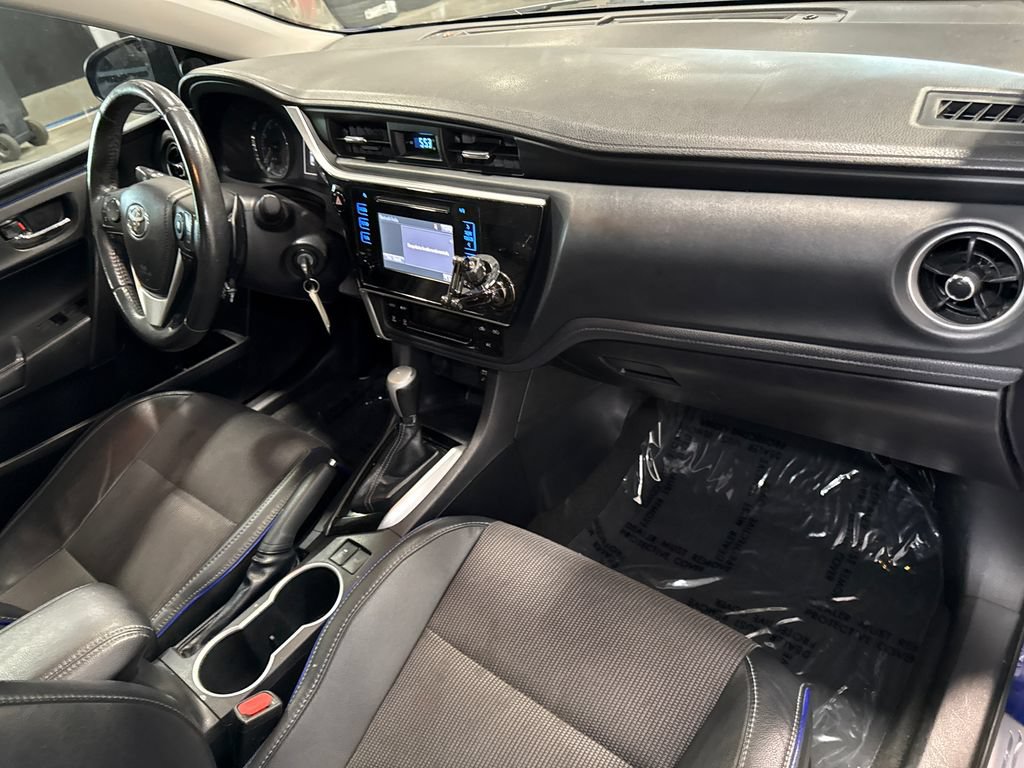 Used 2018 Toyota Corolla SE w/ Body Protection Package FWD image 15