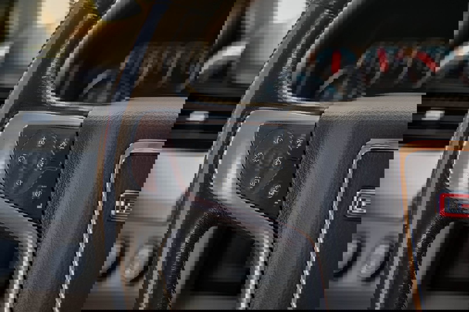 Used 2018 GMC Yukon SLT w/ Open Road Package image 15