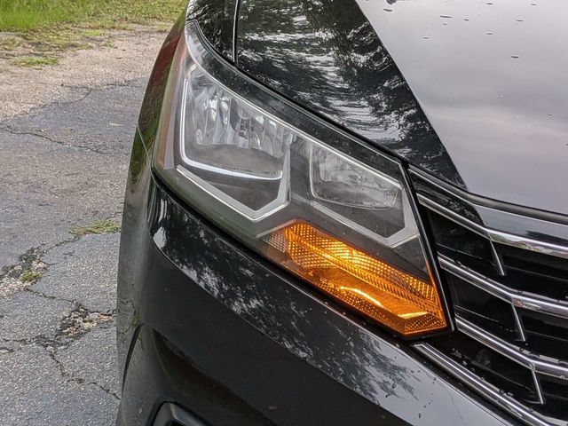 Used 2019 Volkswagen Passat 2.0T Wolfsburg FWD image 9