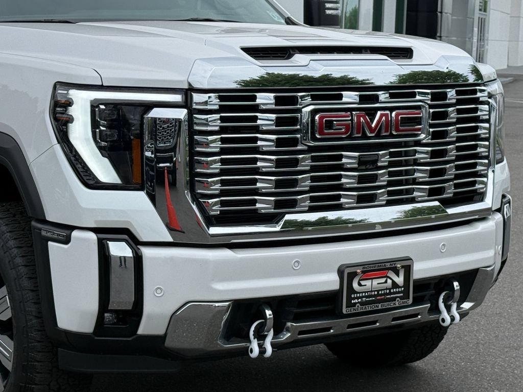 Used 2024 GMC Sierra 3500 Denali w/ Denali Reserve Package AWD/4WD image 8