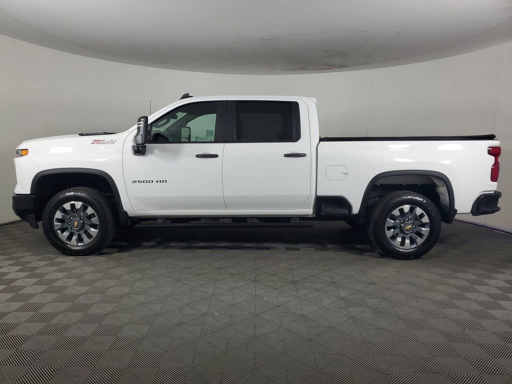 Used 2024 Chevrolet Silverado 2500 Custom w/ Custom Value Package image 7