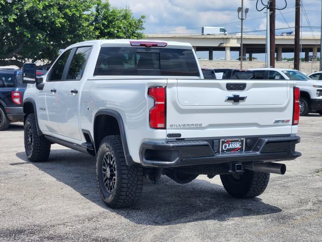 Used 2025 Chevrolet Silverado 2500 ZR2 w/ Technology Package AWD/4WD image 5