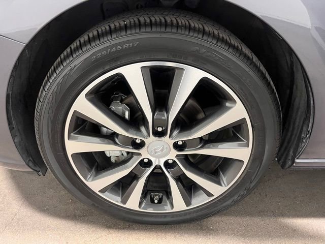 Used 2019 Hyundai Elantra GT image 28