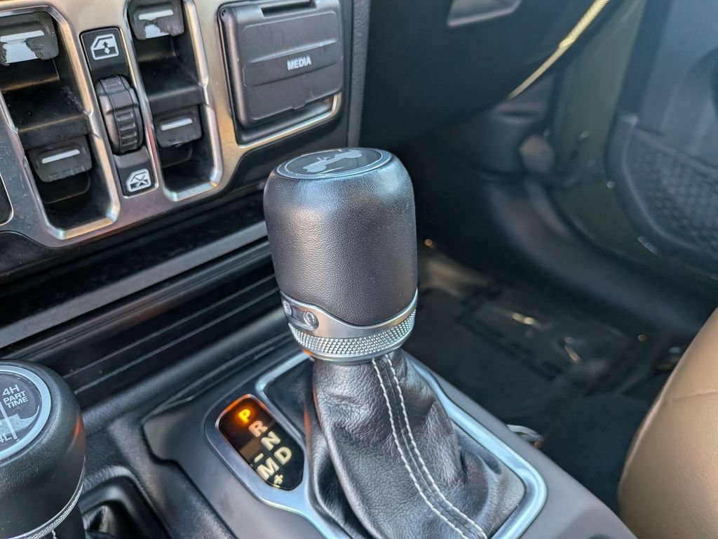 Used 2022 Jeep Wrangler Unlimited Sahara AWD/4WD image 24