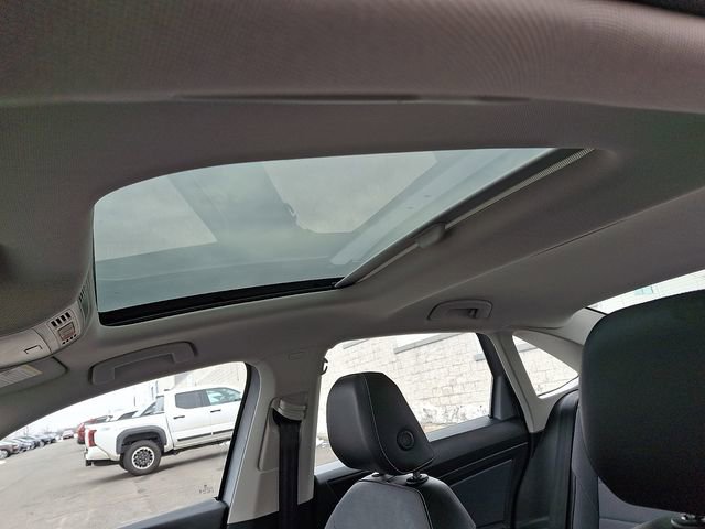 Used 2025 Volkswagen Jetta SE image 14