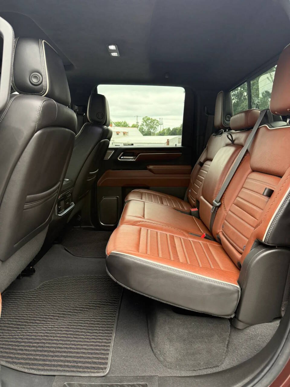 Used 2024 GMC Sierra 2500 Denali Ultimate w/ Max Trailering Package AWD/4WD image 17