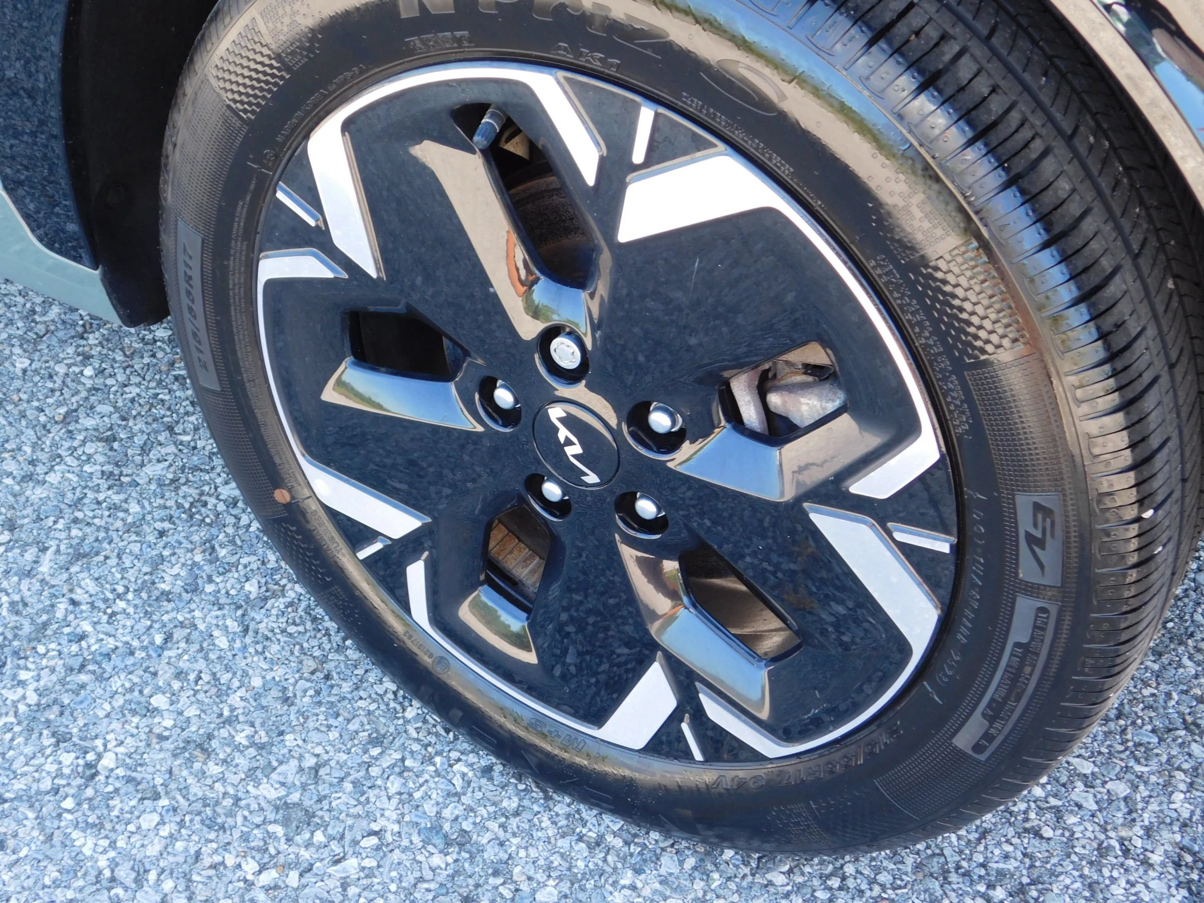 Used 2024 Kia Niro Wind w/ Wind Preserve Package FWD image 9