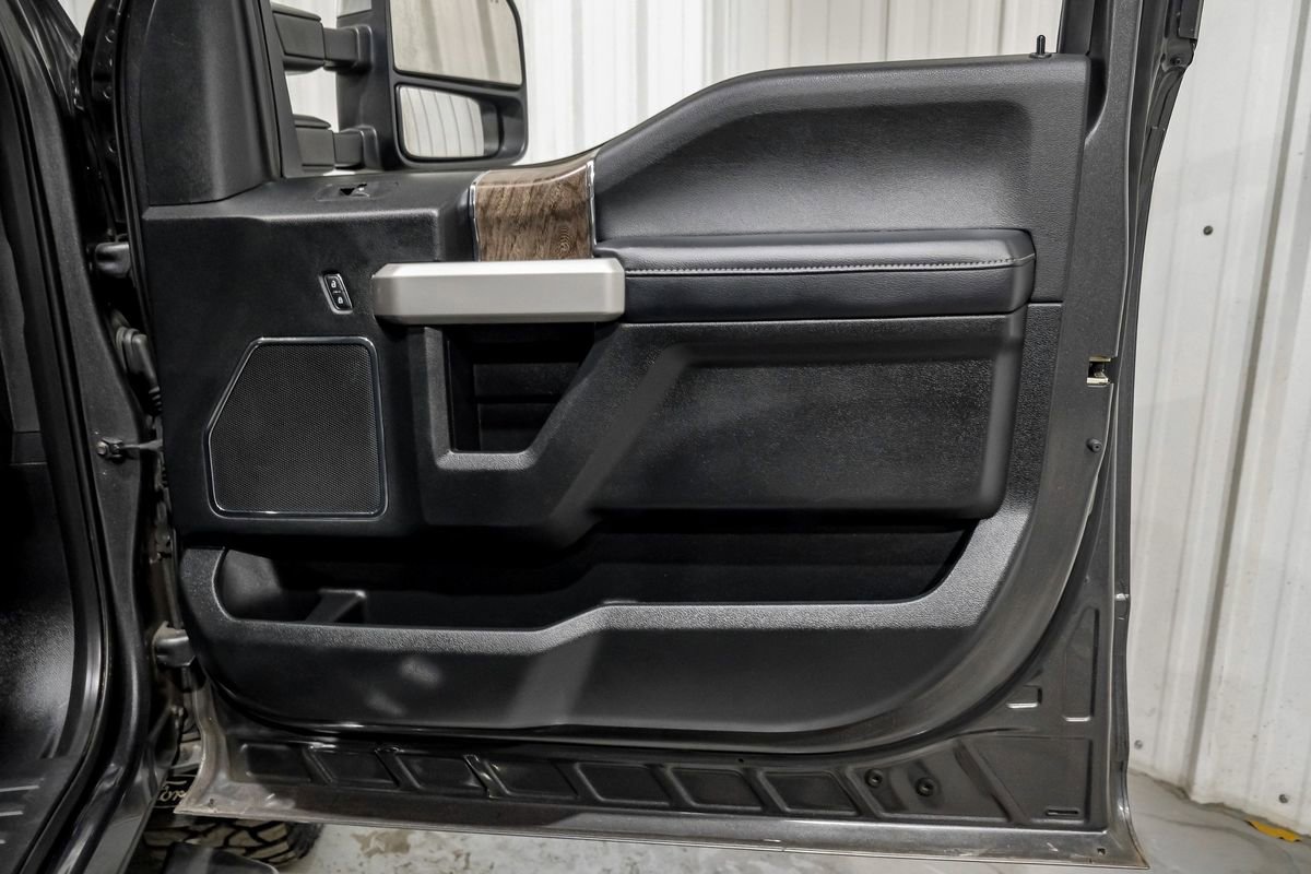 Used 2019 Ford F350 Lariat w/ Chrome Package AWD/4WD image 45