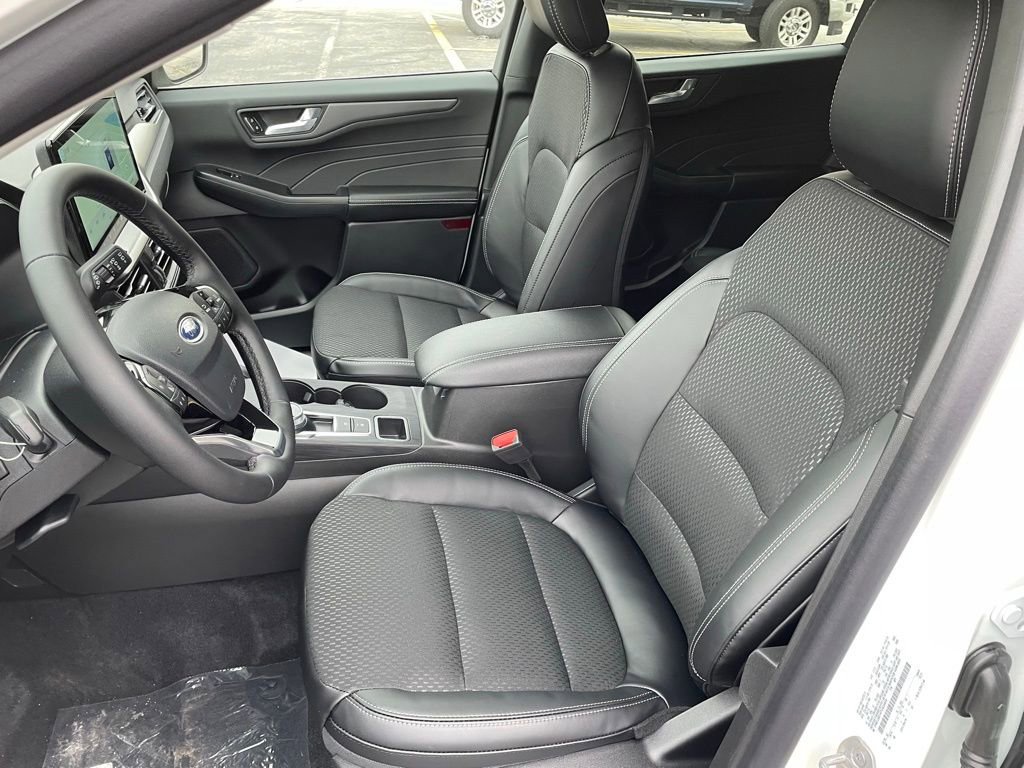 New 2026 Ford Escape SE FWD image 8